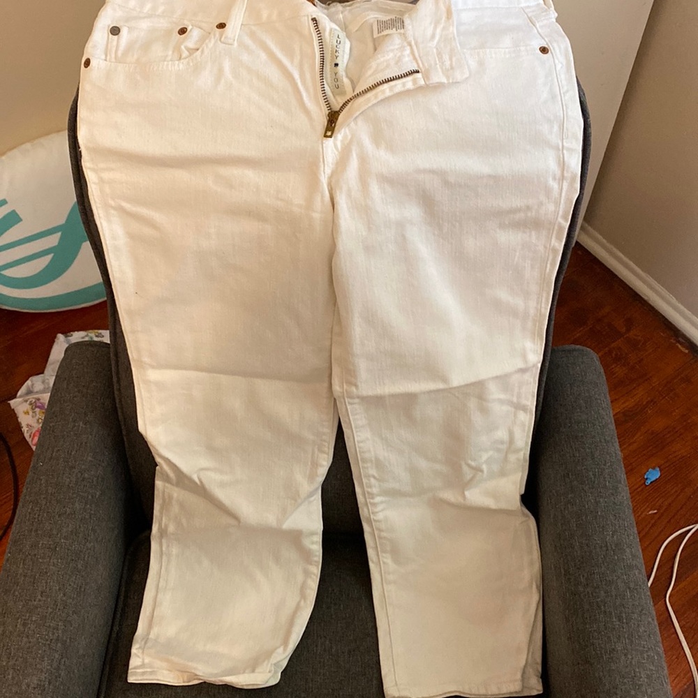 Cropped white jeans